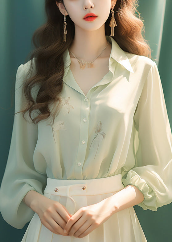 Classic Vintage Shirt with a Flattering Fit