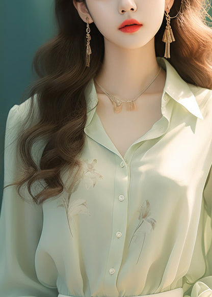 Classic Vintage Shirt with a Flattering Fit