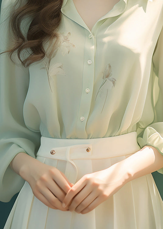 Classic Vintage Shirt with a Flattering Fit