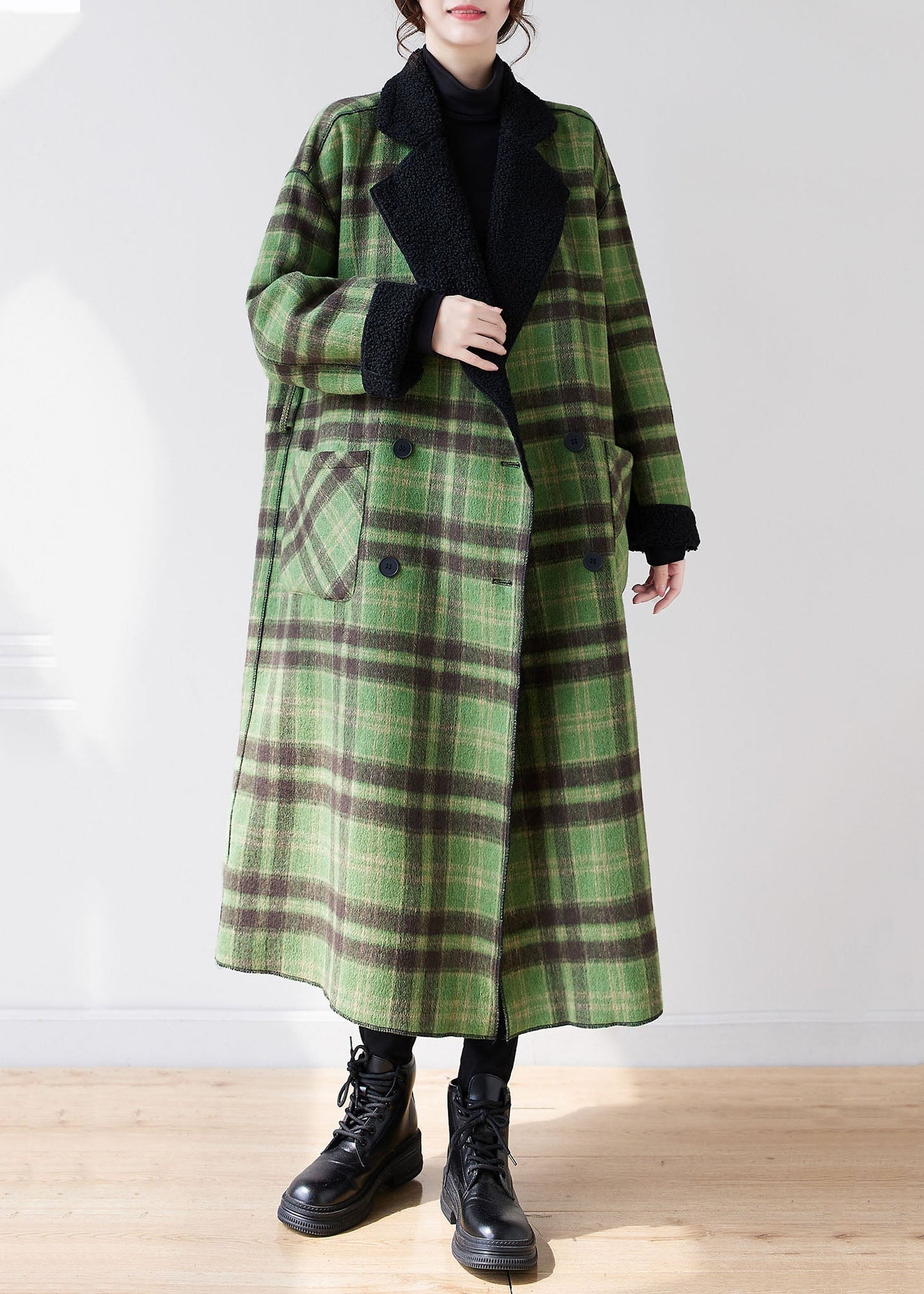 Sophisticated Coat with a Clean Classic Look