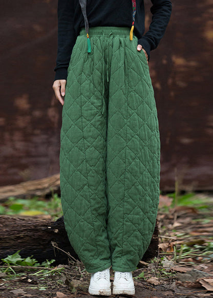 Effortlessly Elegant Pants with a Timeless Design