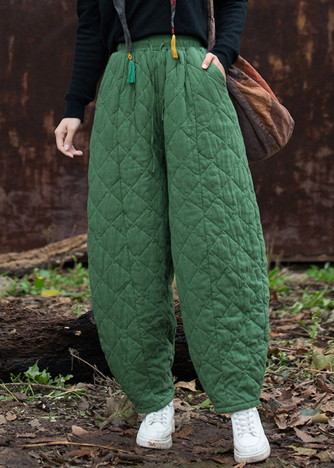Effortlessly Elegant Pants with a Timeless Design