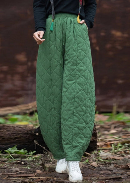 Effortlessly Elegant Pants with a Timeless Design