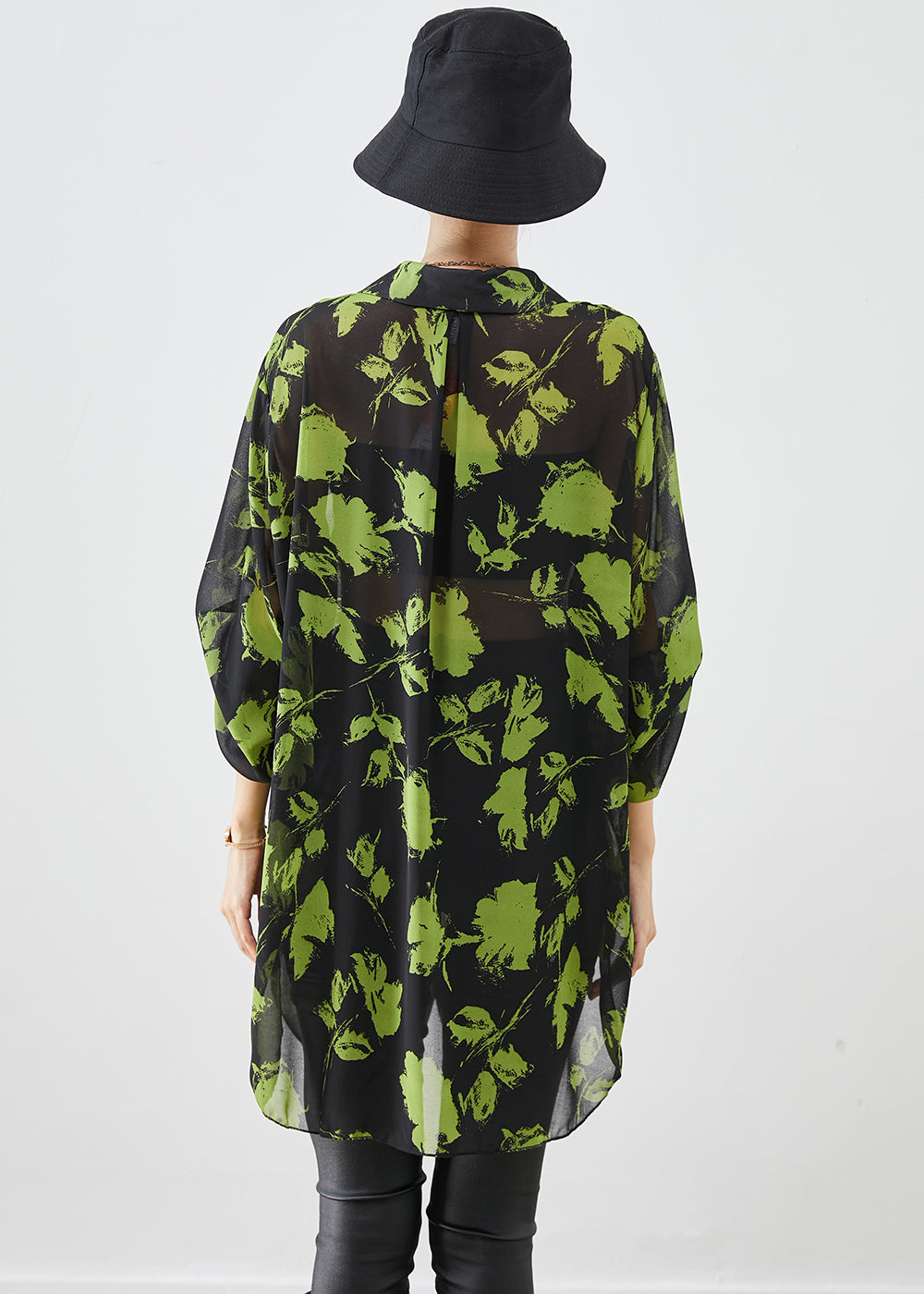 Classic Vintage Blouse with a Flattering Fit