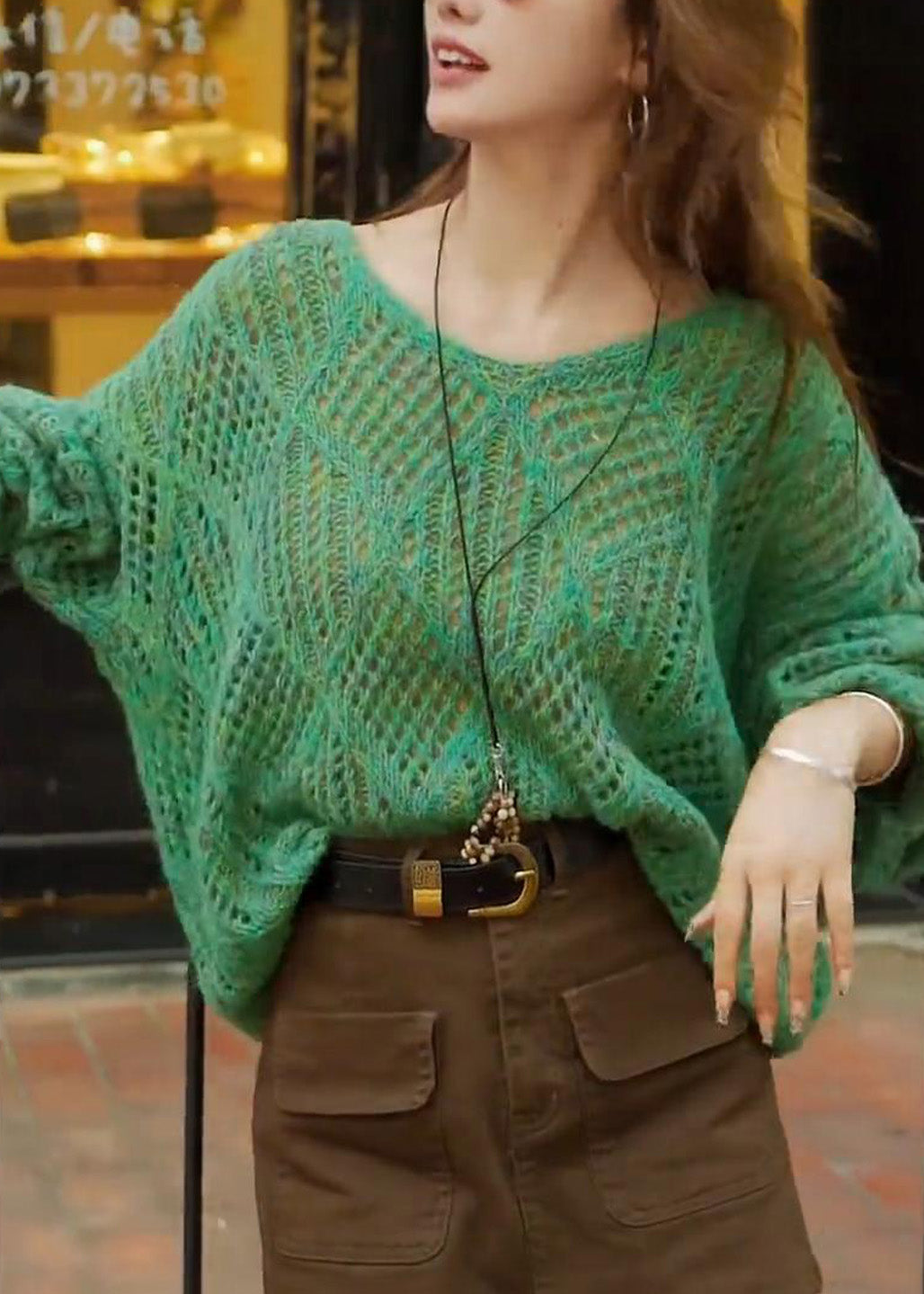 Well Tailored Sweater with a Graceful Silhouette