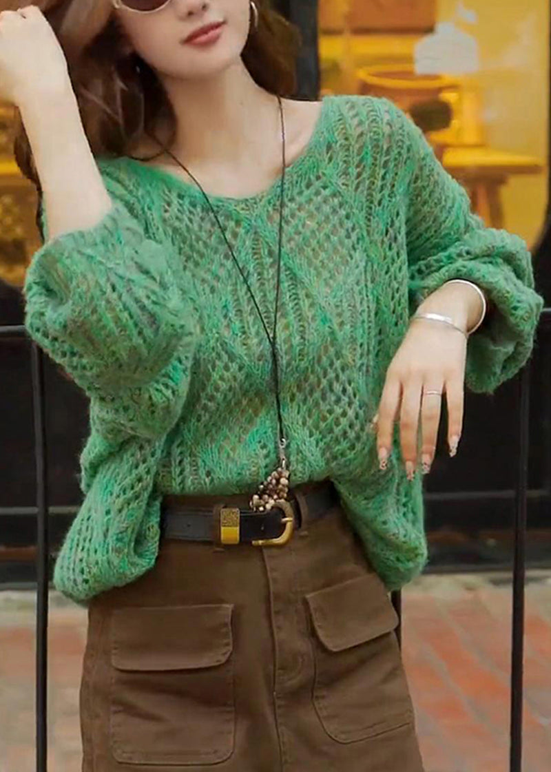 Well Tailored Sweater with a Graceful Silhouette