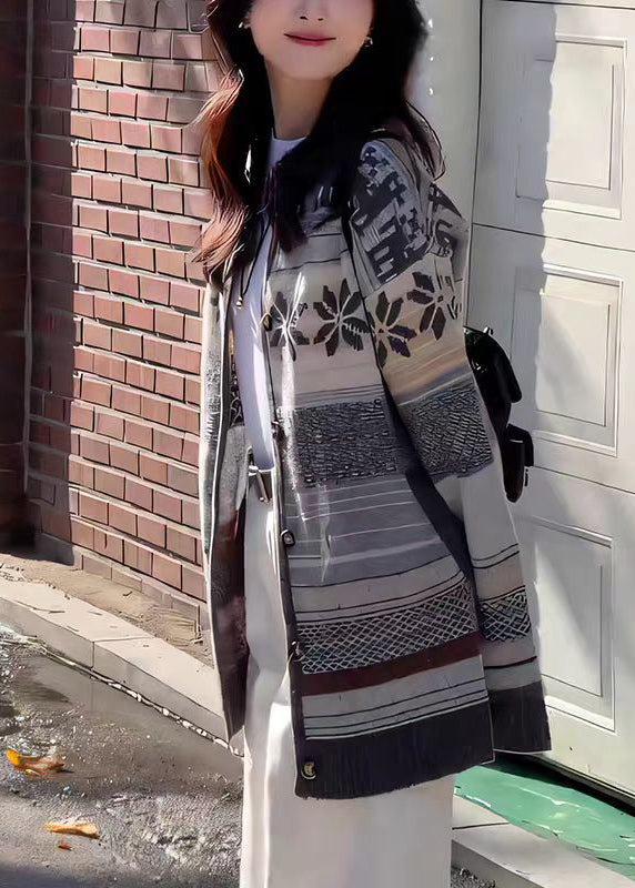 Effortlessly Elegant Cardigan with a Timeless Design