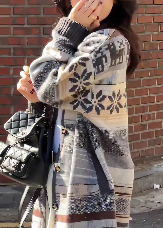 Effortlessly Elegant Cardigan with a Timeless Design
