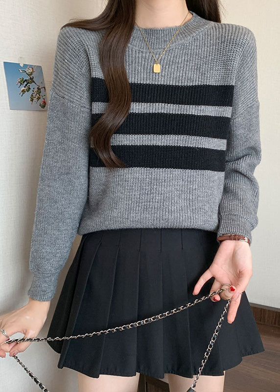Effortlessly Elegant Top with a Timeless Design