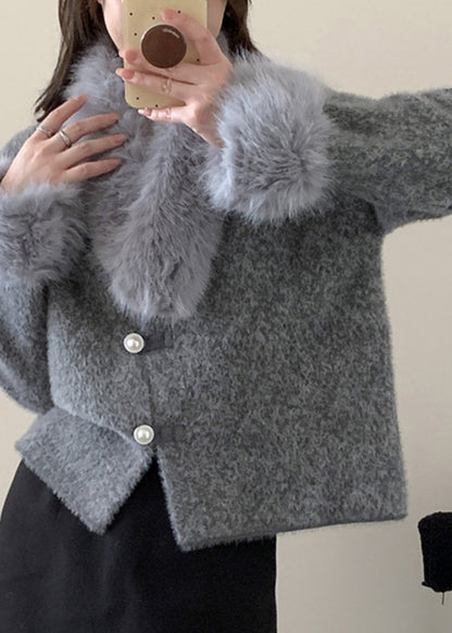 Effortlessly Elegant Coat with a Timeless Design