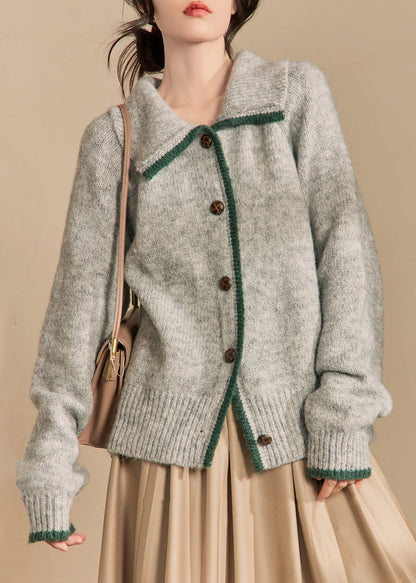 Effortlessly Elegant Cardigan with a Timeless Design