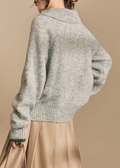 Effortlessly Elegant Cardigan with a Timeless Design
