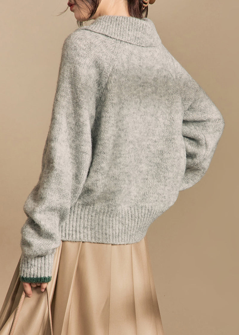 Effortlessly Elegant Cardigan with a Timeless Design