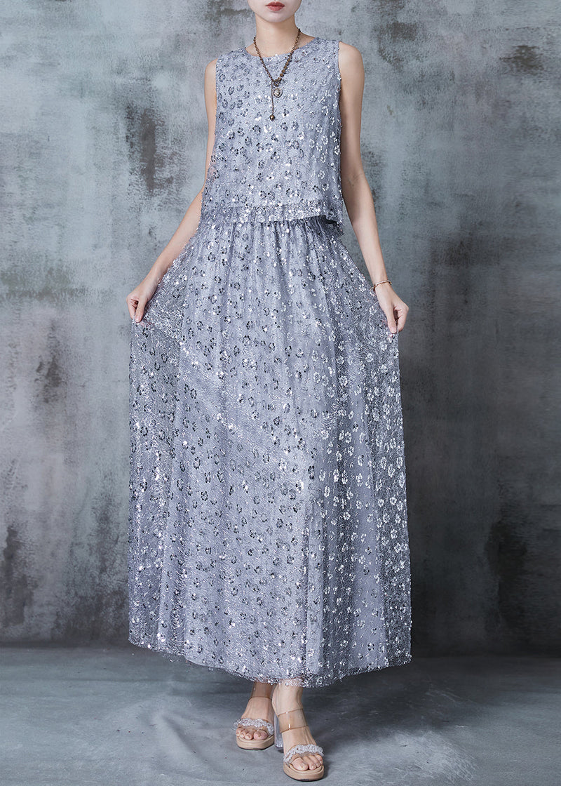 Sophisticated Garment with a Clean Classic Look