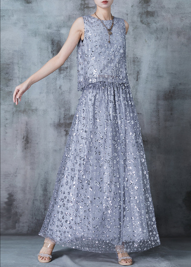 Sophisticated Garment with a Clean Classic Look