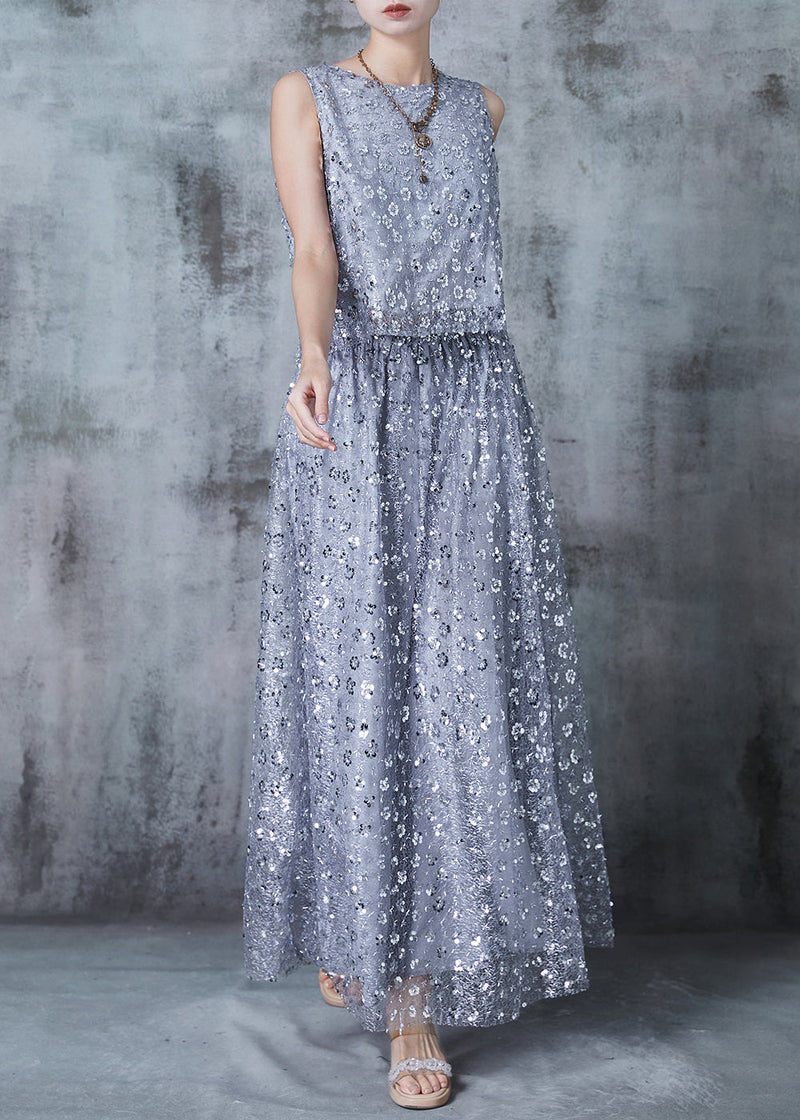 Sophisticated Garment with a Clean Classic Look