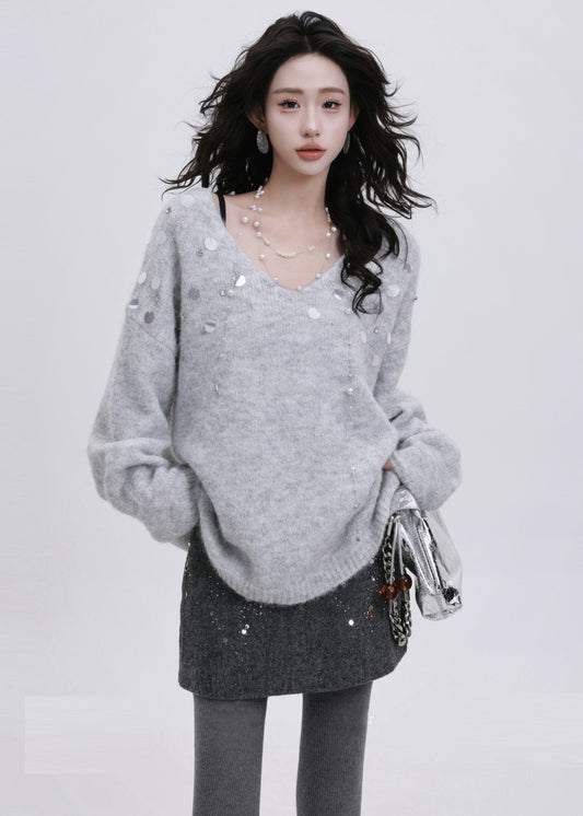 Classic Vintage Sweater with a Flattering Fit