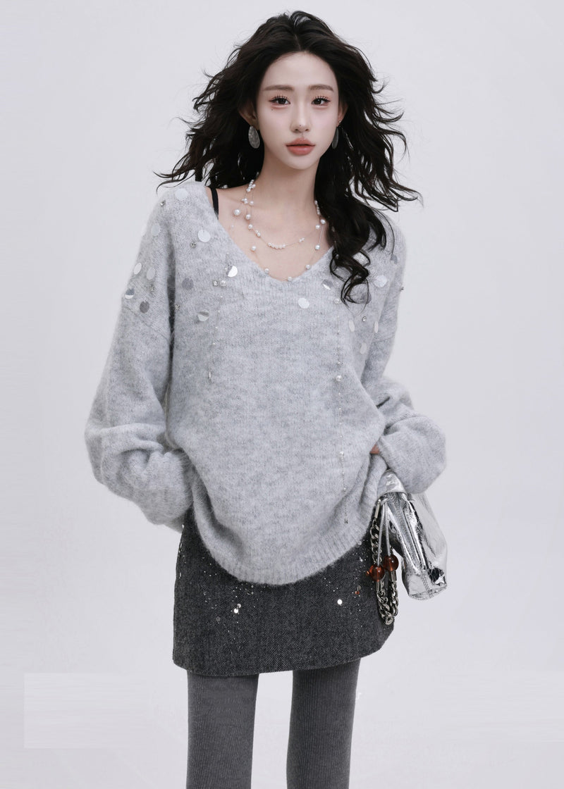 Classic Vintage Sweater with a Flattering Fit