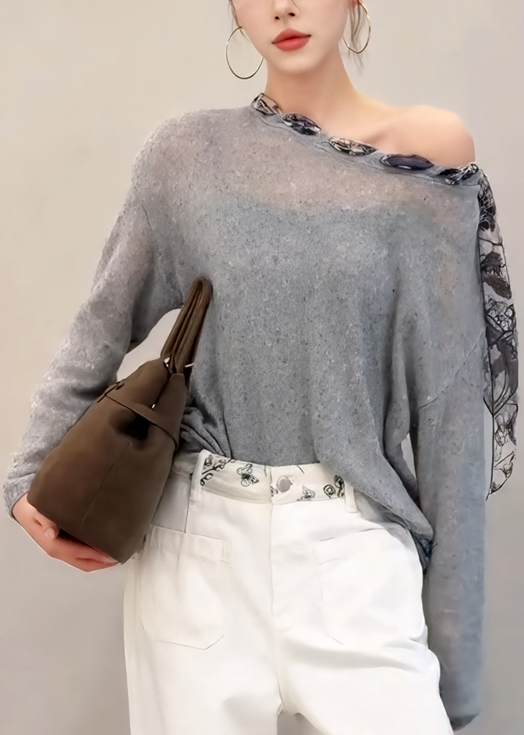 Effortlessly Elegant Blouse with a Timeless Design