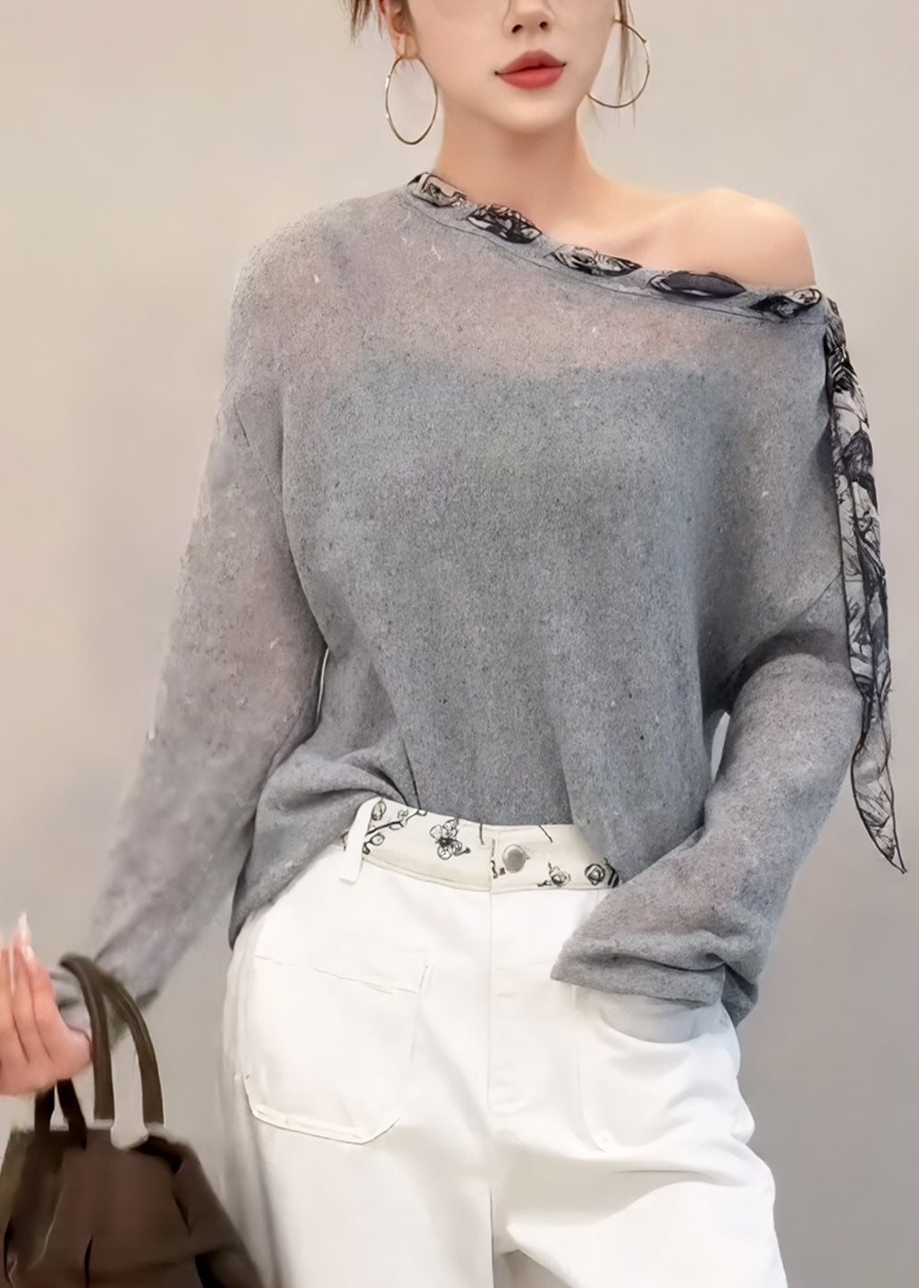 Effortlessly Elegant Blouse with a Timeless Design