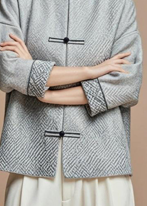 Effortlessly Elegant Coat with a Timeless Design