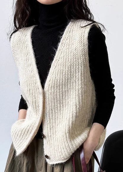 Sophisticated Garment with a Clean Classic Look