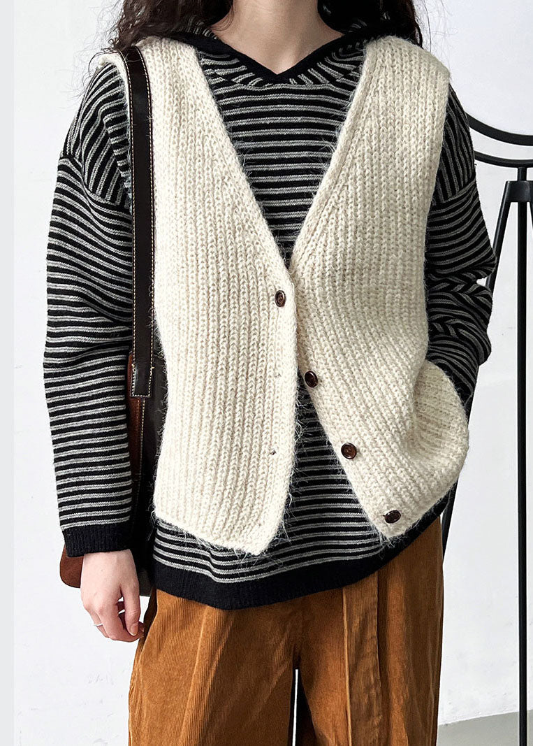 Sophisticated Garment with a Clean Classic Look