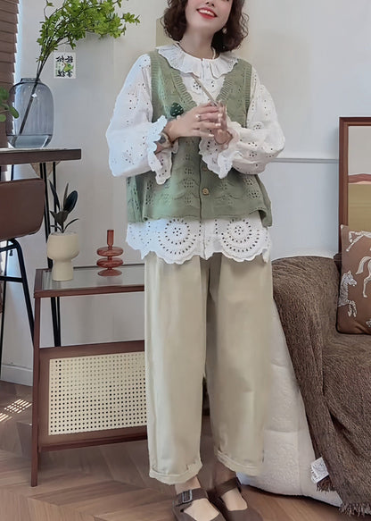 Well Tailored Top with a Graceful Silhouette