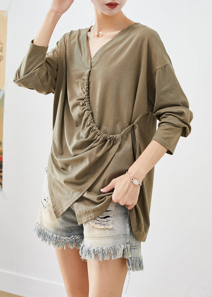 Classic Vintage Blouse with a Flattering Fit