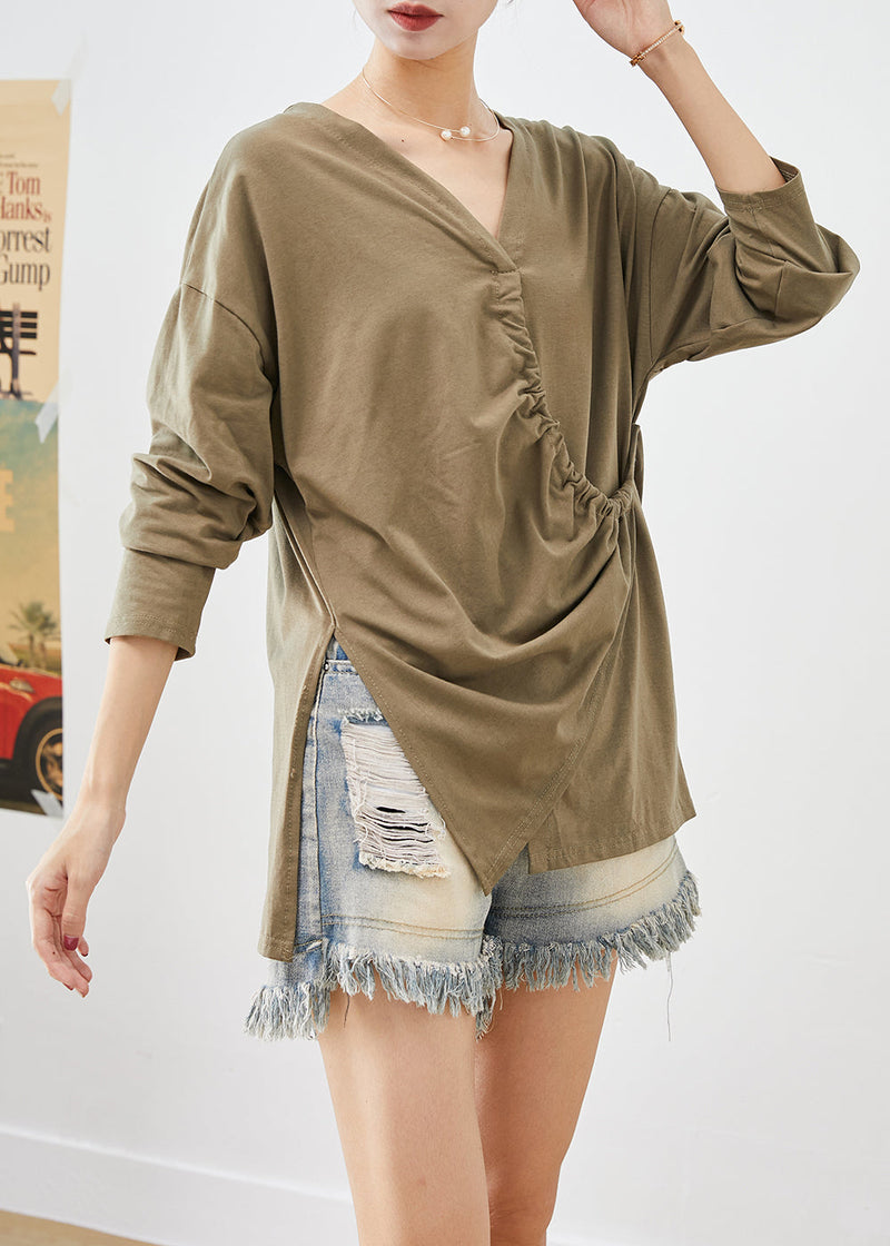 Classic Vintage Blouse with a Flattering Fit