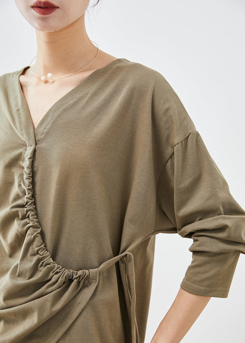Classic Vintage Blouse with a Flattering Fit