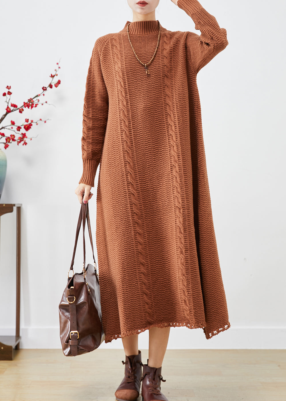 Well Tailored Sweater with a Graceful Silhouette