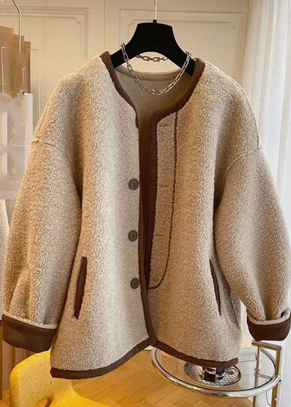 Beautifully Finished Coat in a Timeless Design