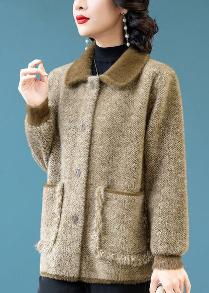 Well Tailored Coat with a Graceful Silhouette