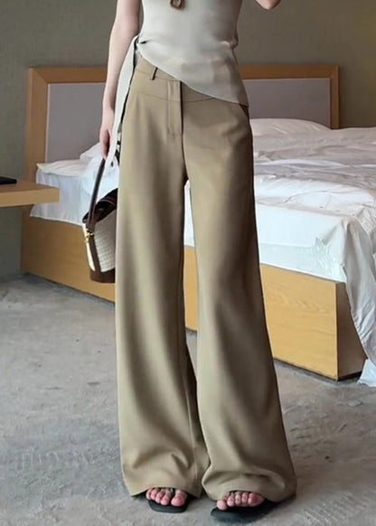 Effortlessly Elegant Pants with a Timeless Design