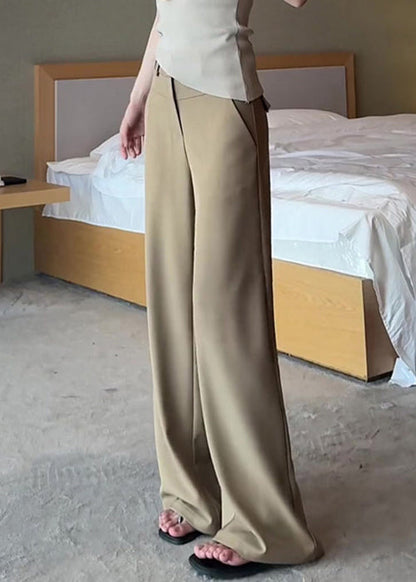 Effortlessly Elegant Pants with a Timeless Design