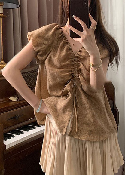 Classic Vintage Shirt with a Flattering Fit