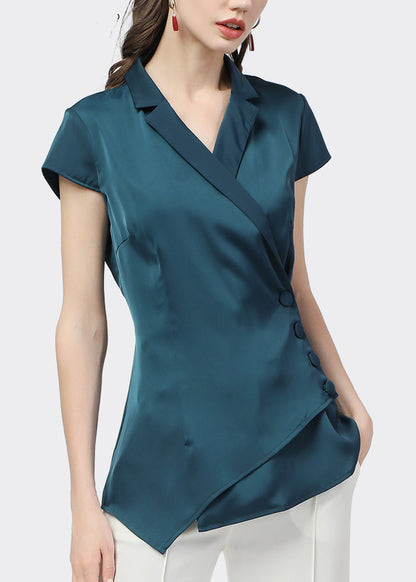 Well Tailored Shirt with a Graceful Silhouette