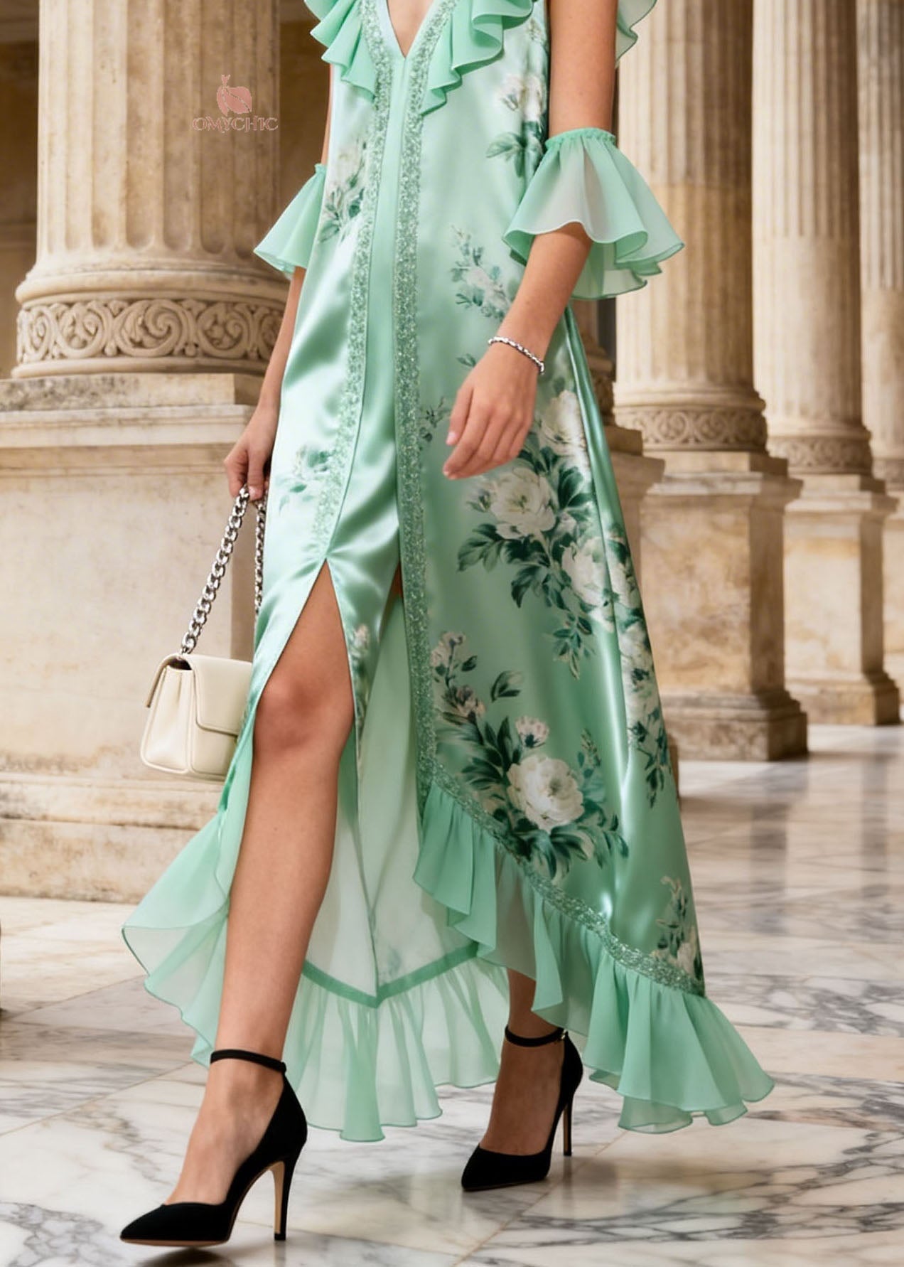 Beautifully Finished Dress in a Timeless Design