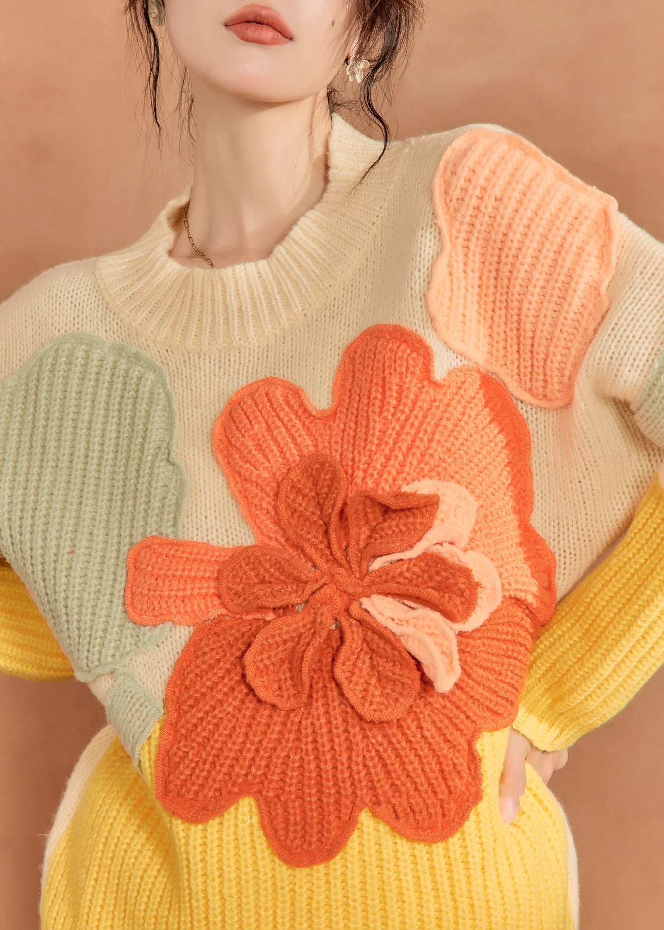 Effortlessly Elegant Sweater with a Timeless Design