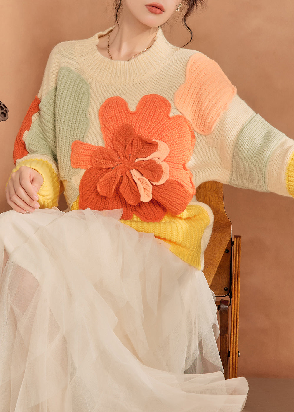 Effortlessly Elegant Sweater with a Timeless Design