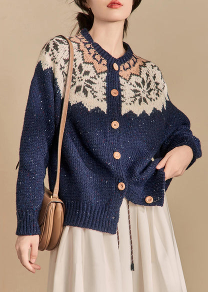 Well Tailored Coat with a Graceful Silhouette