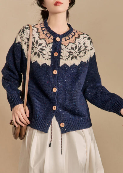 Well Tailored Coat with a Graceful Silhouette