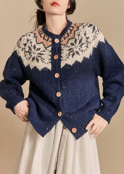 Effortlessly Elegant Coat with a Timeless Design