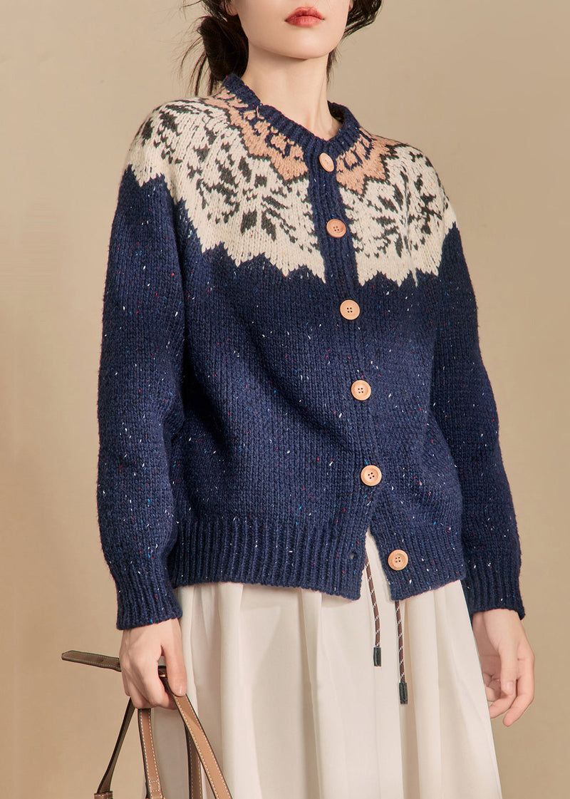 Well Tailored Coat with a Graceful Silhouette