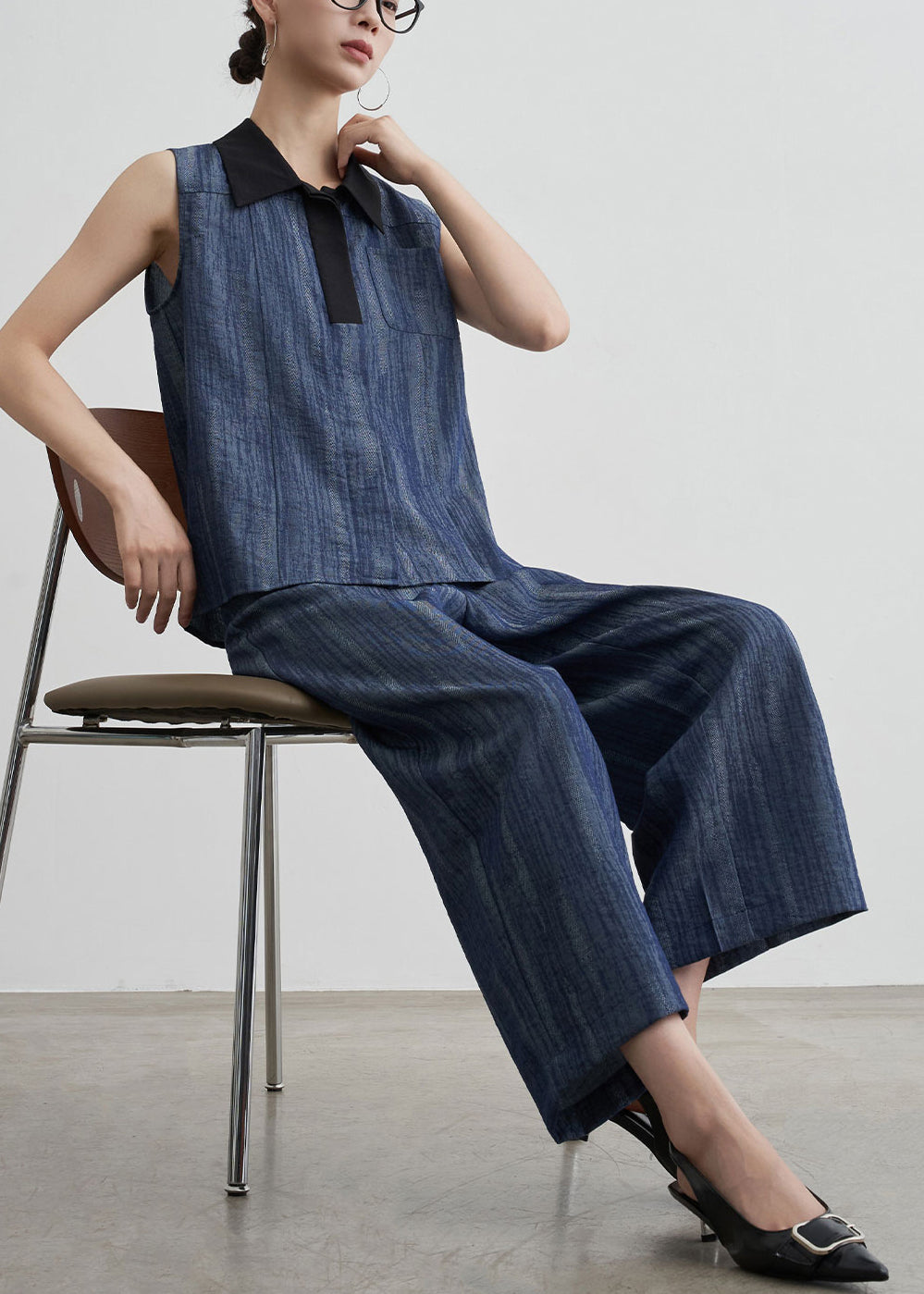 Effortlessly Elegant Garment with a Timeless Design