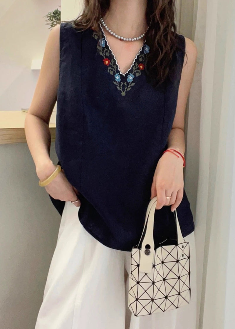 Effortlessly Elegant Top with a Timeless Design