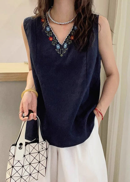 Effortlessly Elegant Top with a Timeless Design