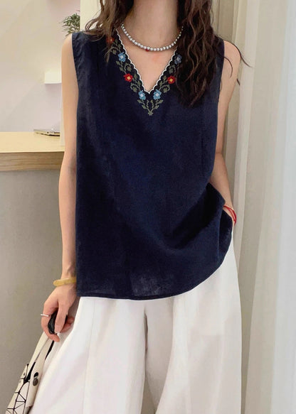 Effortlessly Elegant Top with a Timeless Design
