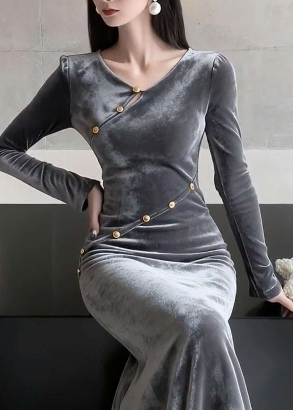 Classic Vintage Dress with a Flattering Fit